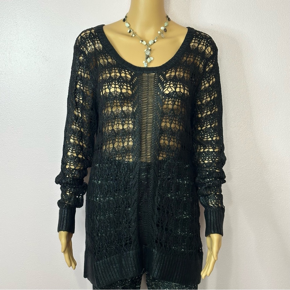 BB Dakota Black Crew Neck Sweater with Intricate Knit